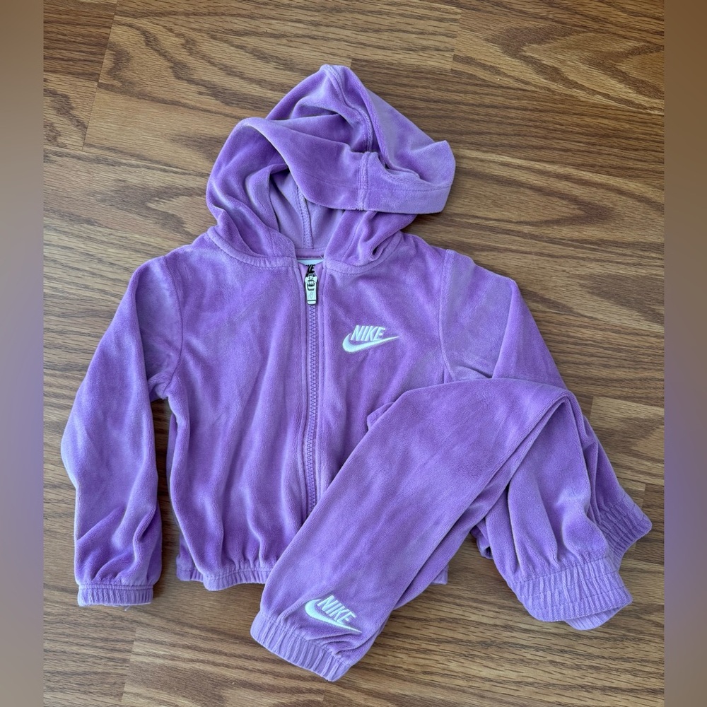 SOFT Little Girls NIKE Zip Up Hoodie Sweatshirt & Jogger Pants Matching Set